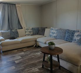 LARGE SECTIONAL SOFA FOR SALE/SALA SECCIONAL GRANDE EN VENTA