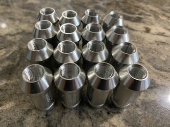 Sive  1 .25  Aluminum  16 . Piece  New Lug Lut 