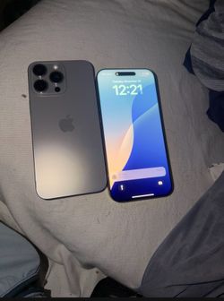 UNLOCKED iPhone 15 Pro Max 256gb - Natural titanium