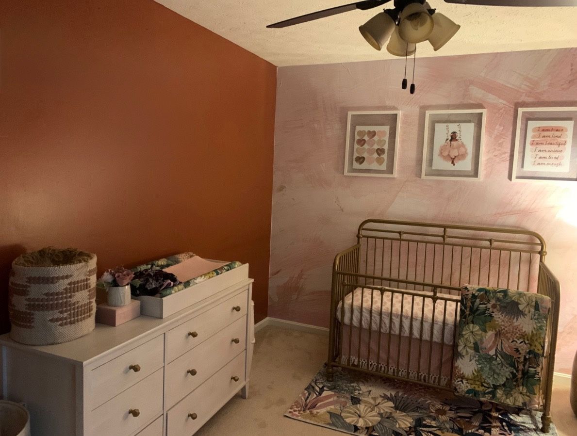 Infant Crib / Toddler Daybed