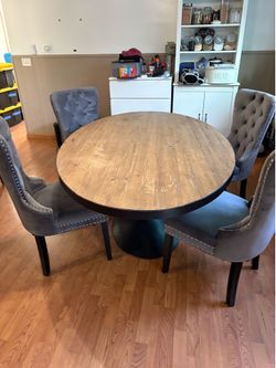 Round Rustic Dining Table Set with 4 Tufted Chairs