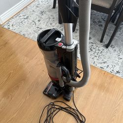 VACUUM CLEANER- HOOVER 12 AMP