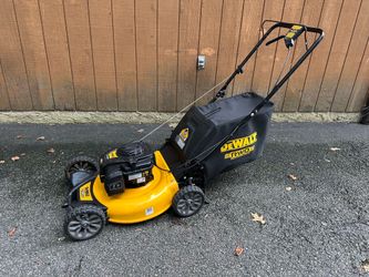 Dewalt 21” Self-Propelled Lawn Mower