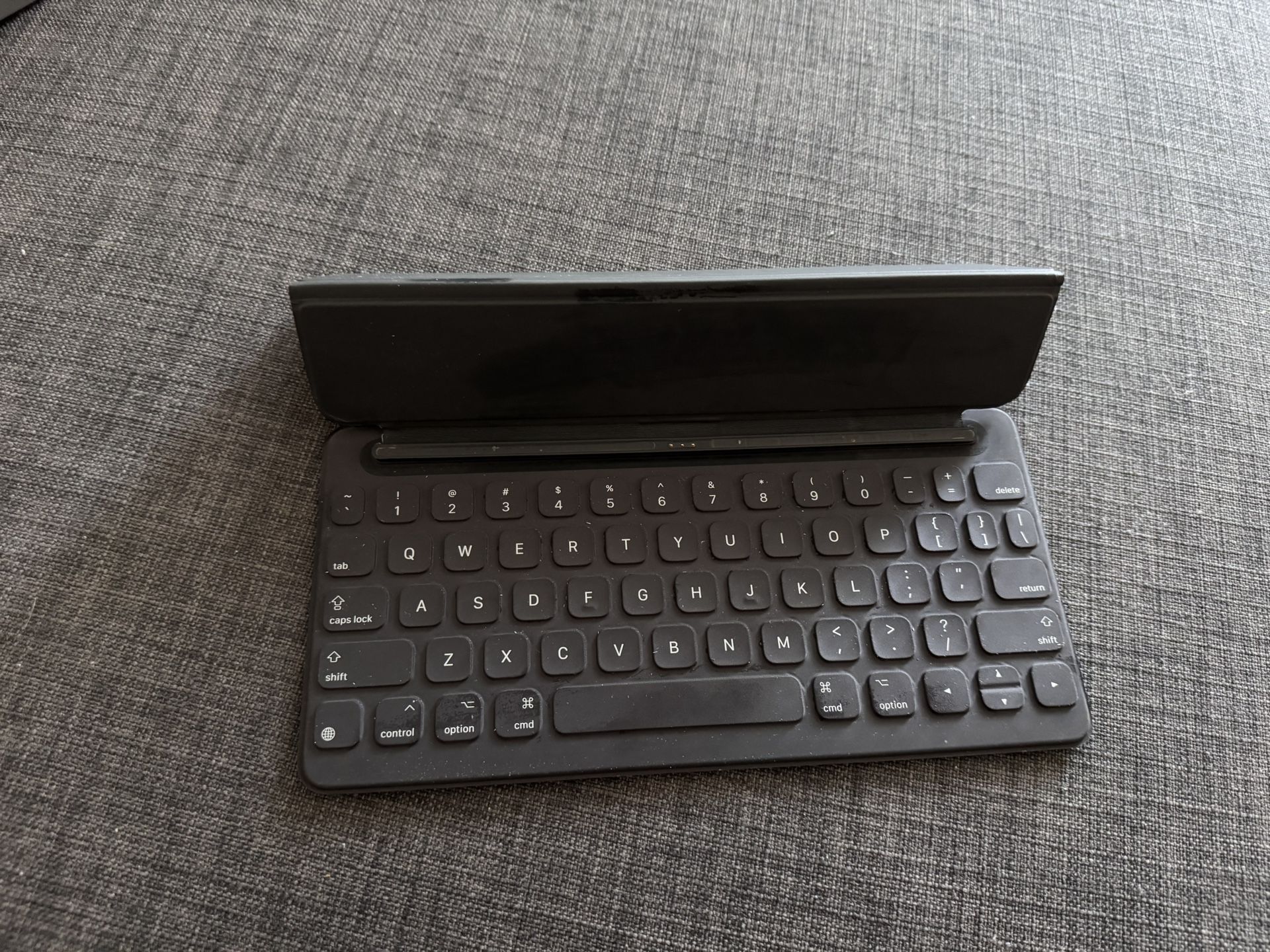 Apple iPad Keyboard Folio - 1gen
