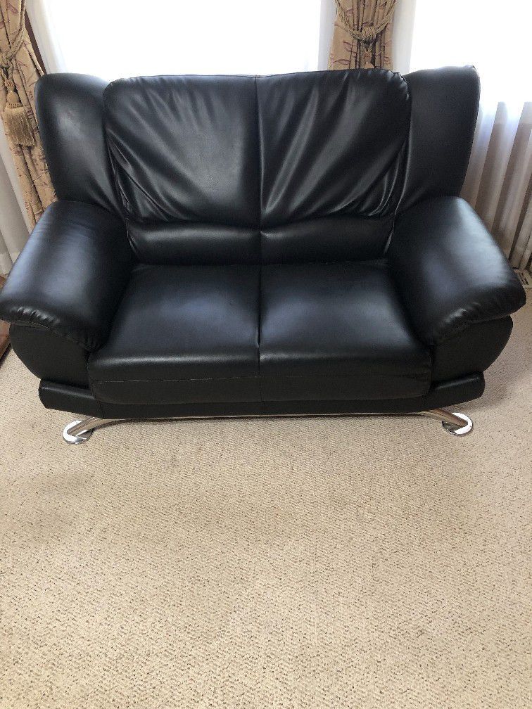 2 Piece Leather Sofa Set (Can Be Sold Separately) 