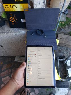 $350! My Lowest Free Delivery. Is 2022 M1 10.9 IPAD AIR 5 5Th Generation with case & charger. All works 100% $350! Is yours. Trade & Cash Welcome