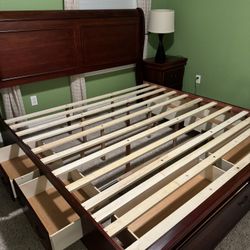 For Sale: Solid wood beautiful King Size Bed with 6 Storage Drawers & Free Side Table