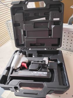 Porter Cable Pneumatic Finish Nailer with Case