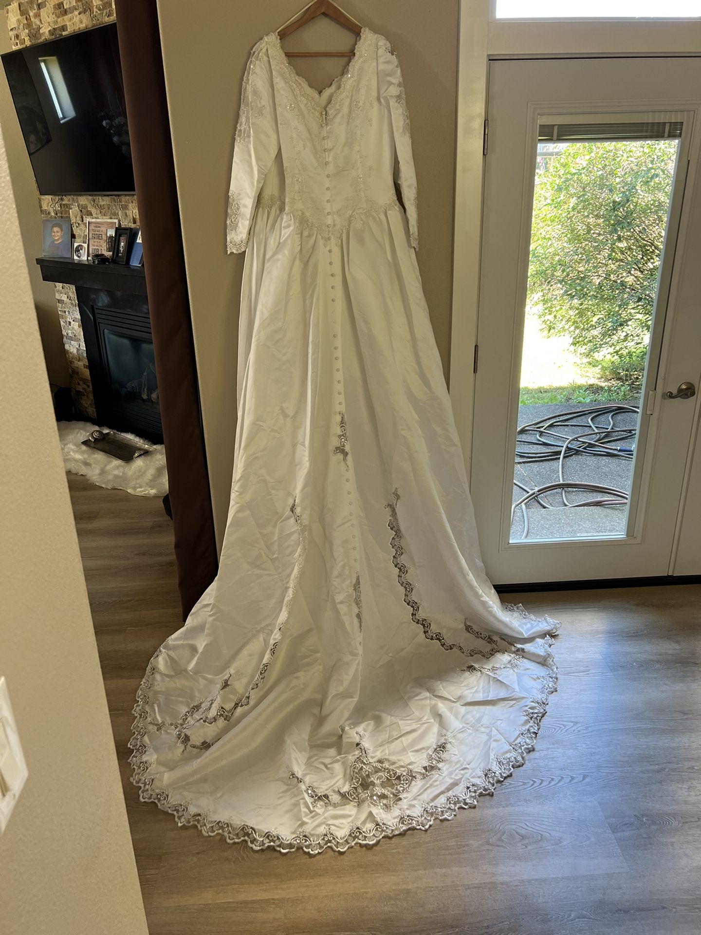 Beautiful Wedding Dress Size 22