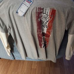 Medium Tampa Bay Buccaneers Shirt Brand   New  Long Sleeve