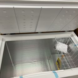 20 Cu Chest Freezer New ! 
