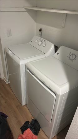 washer and dryer $325