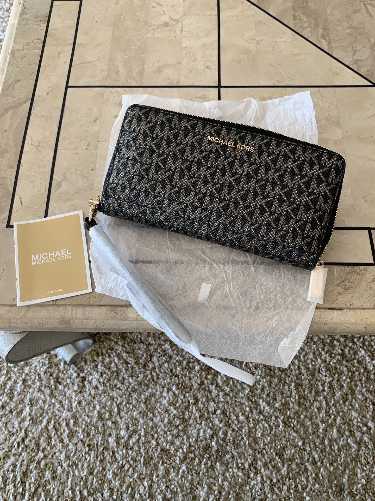 NEW • Michael Kors Wallet