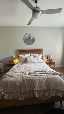 5 piece  Queen bedroom set