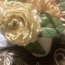 Small vase with flowers