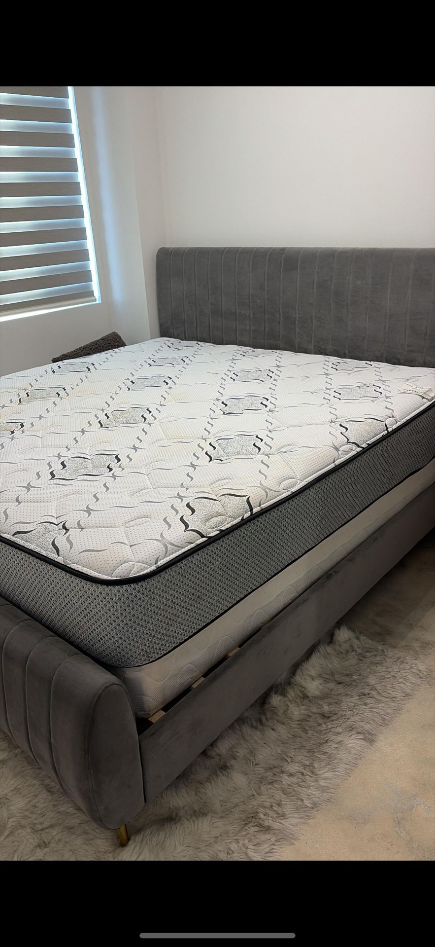 King Frame Bed +box Spring 