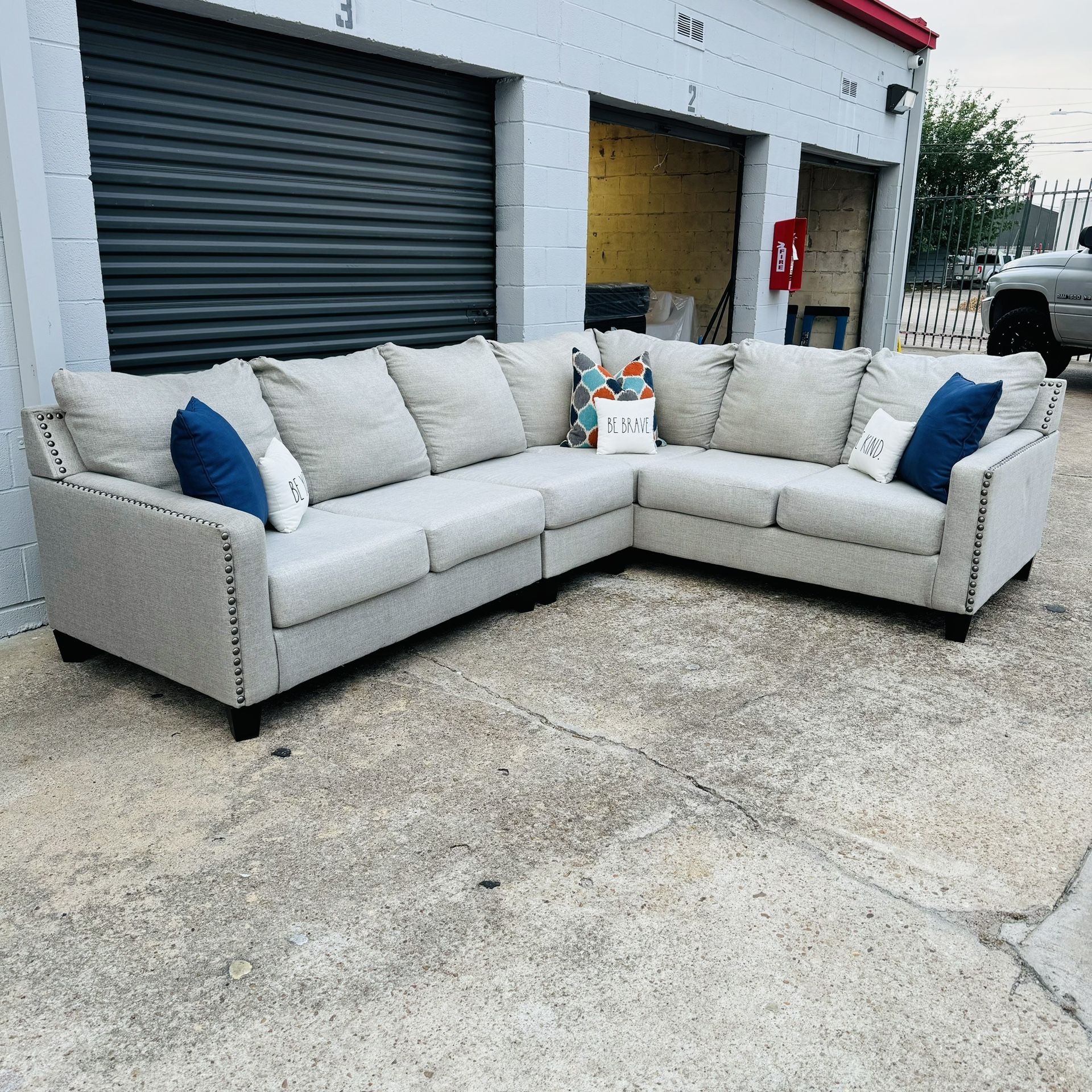 3 Piece Right Facing Sectional Sofa Couch