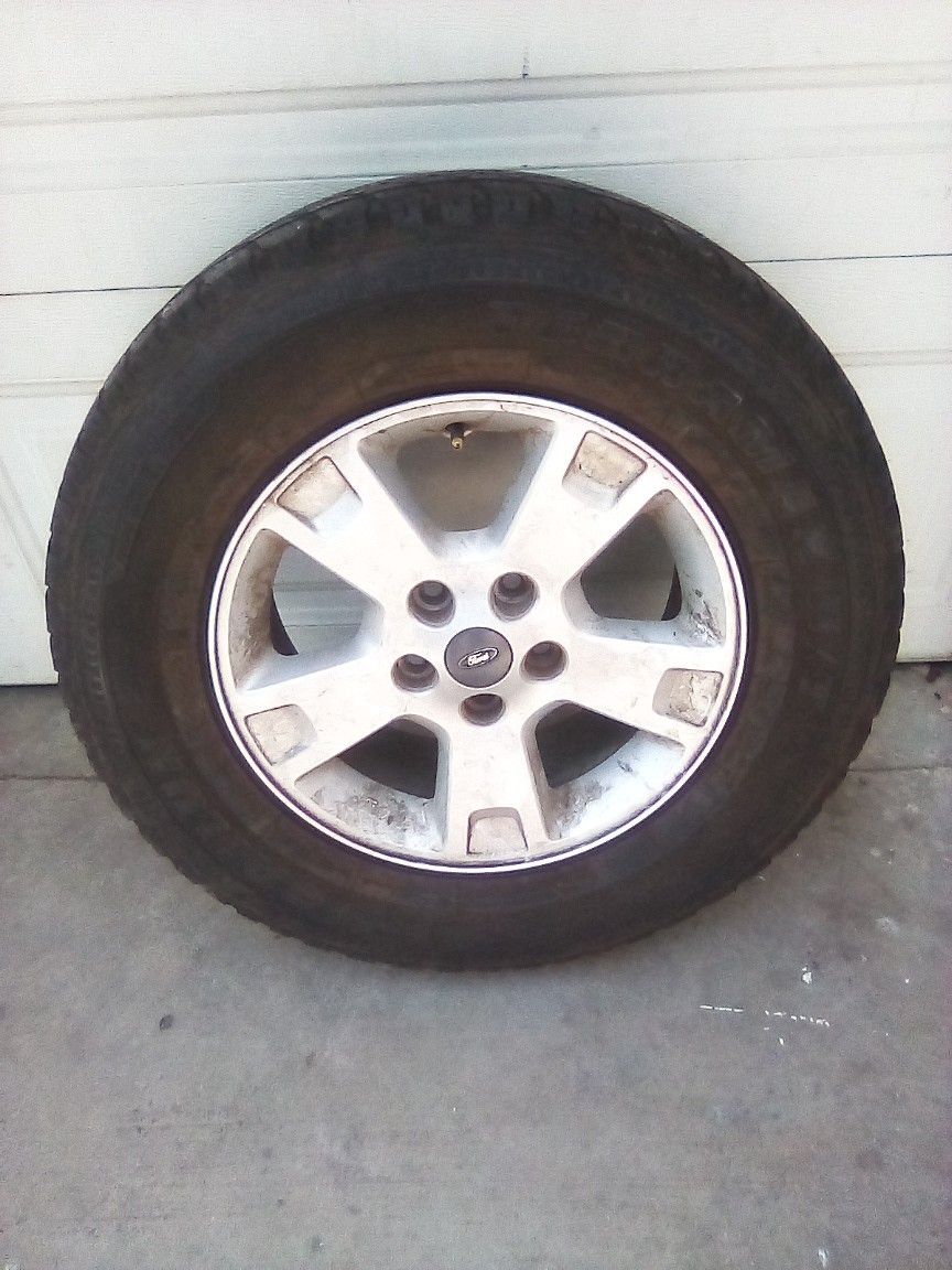 2006 Ford Escape Ford Rim And Tire Size 235 / 70R16