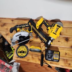 Dewalt 20V  'Max' 21 Degree Framing Nailer, Circular Saw, Battery, Charger