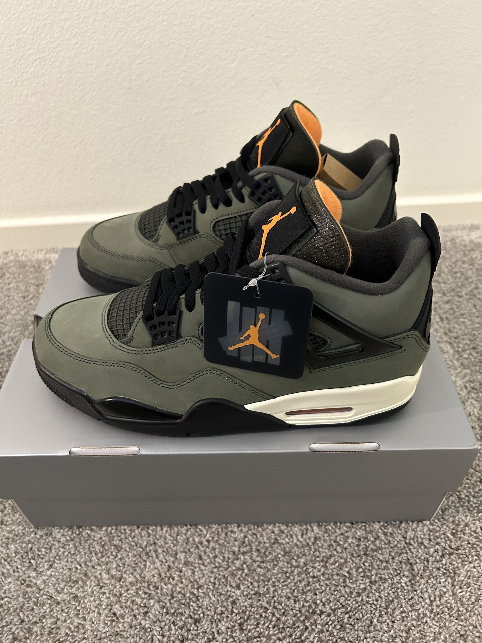 Jordan 4 Retro Nike Undefeated Men’s Size 10