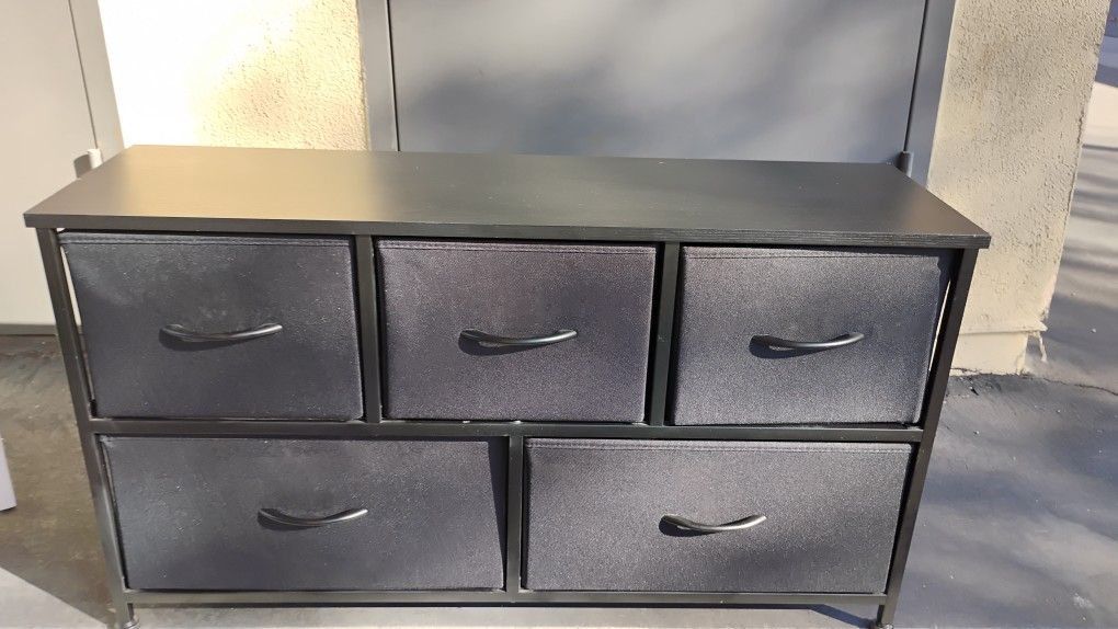 5 Drawer Storage Dresser 
