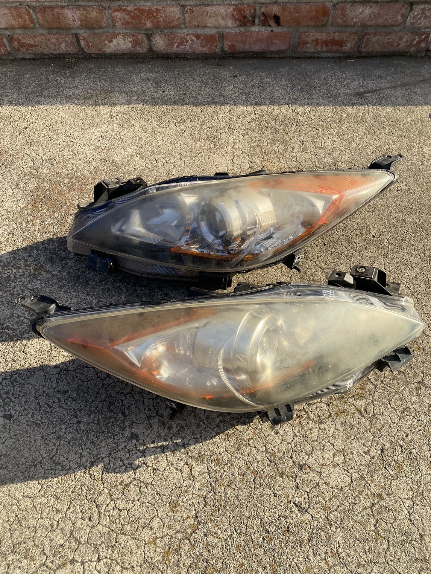 Mazda 3 Headlights