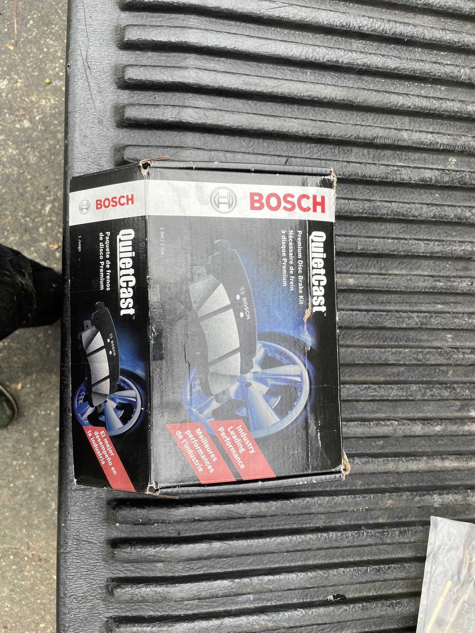 Ceramic Brake pads for a 2000-2005 mitsubishi eclipse