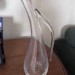 Elegant Krosno Handmade Glass Wine Decanter – Modern Curved Design