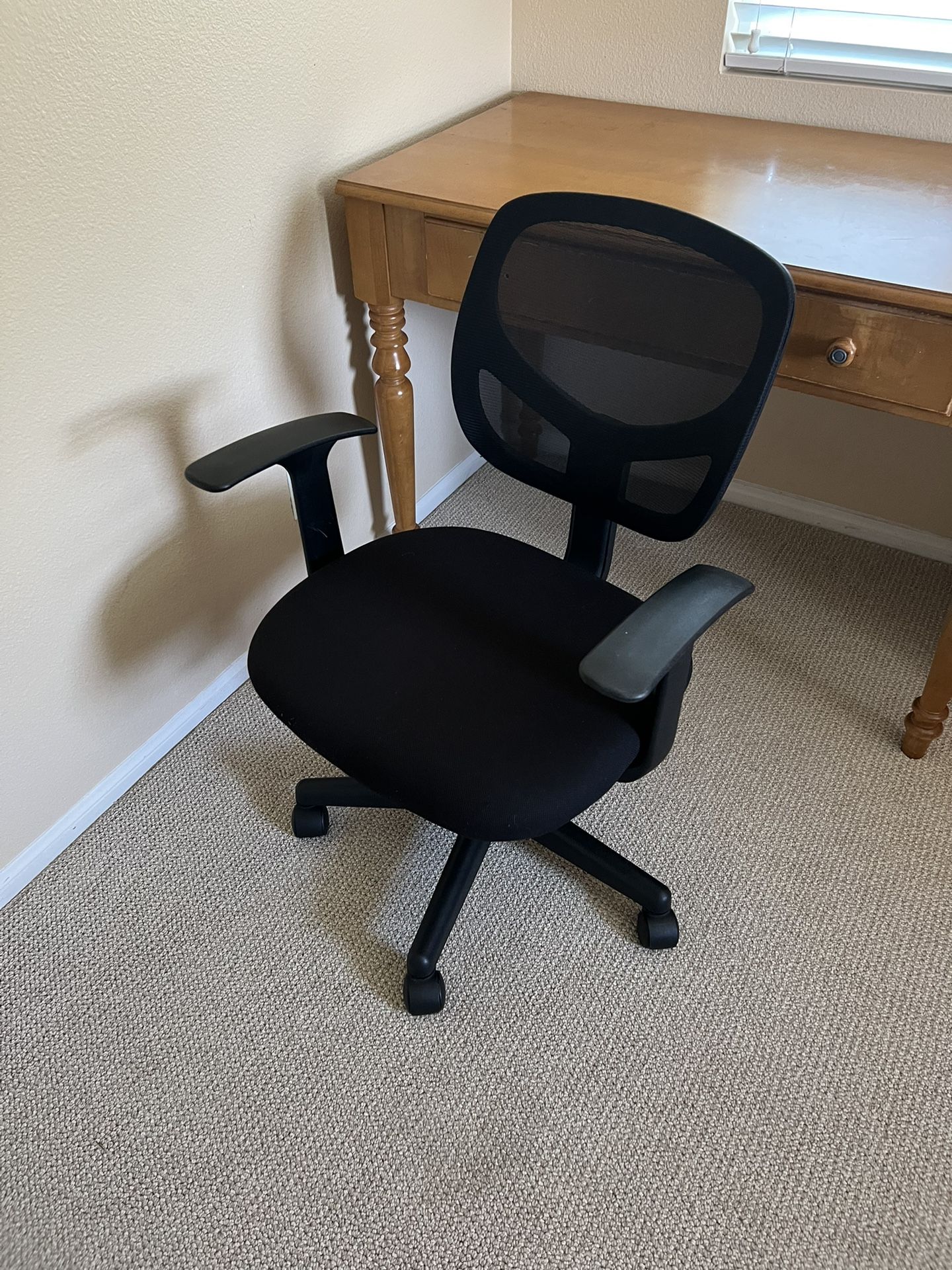Black Adjustable Office Chair