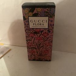 Gucci Flora. 1.7. Onzas 