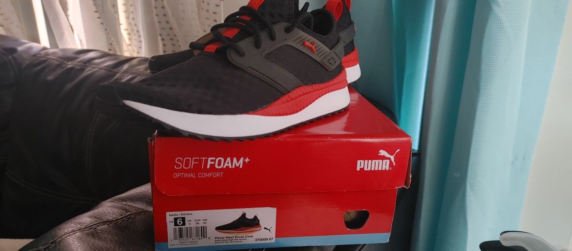 Puma SoftFoam Size 6