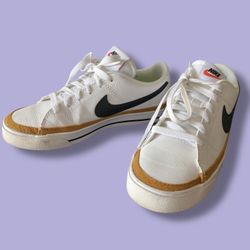 Nike Court Legacy Women’s Size 6