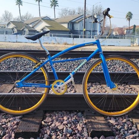 26in SCHWINN RUMBLER ON 29in WHEELS for Sale in Fresno CA OfferUp