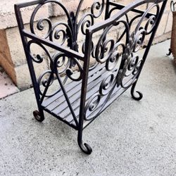 Magazine Rack 