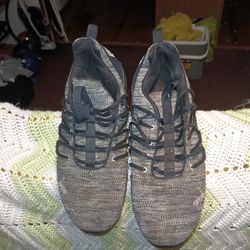 Puma Axelion Athletic Running Shoes