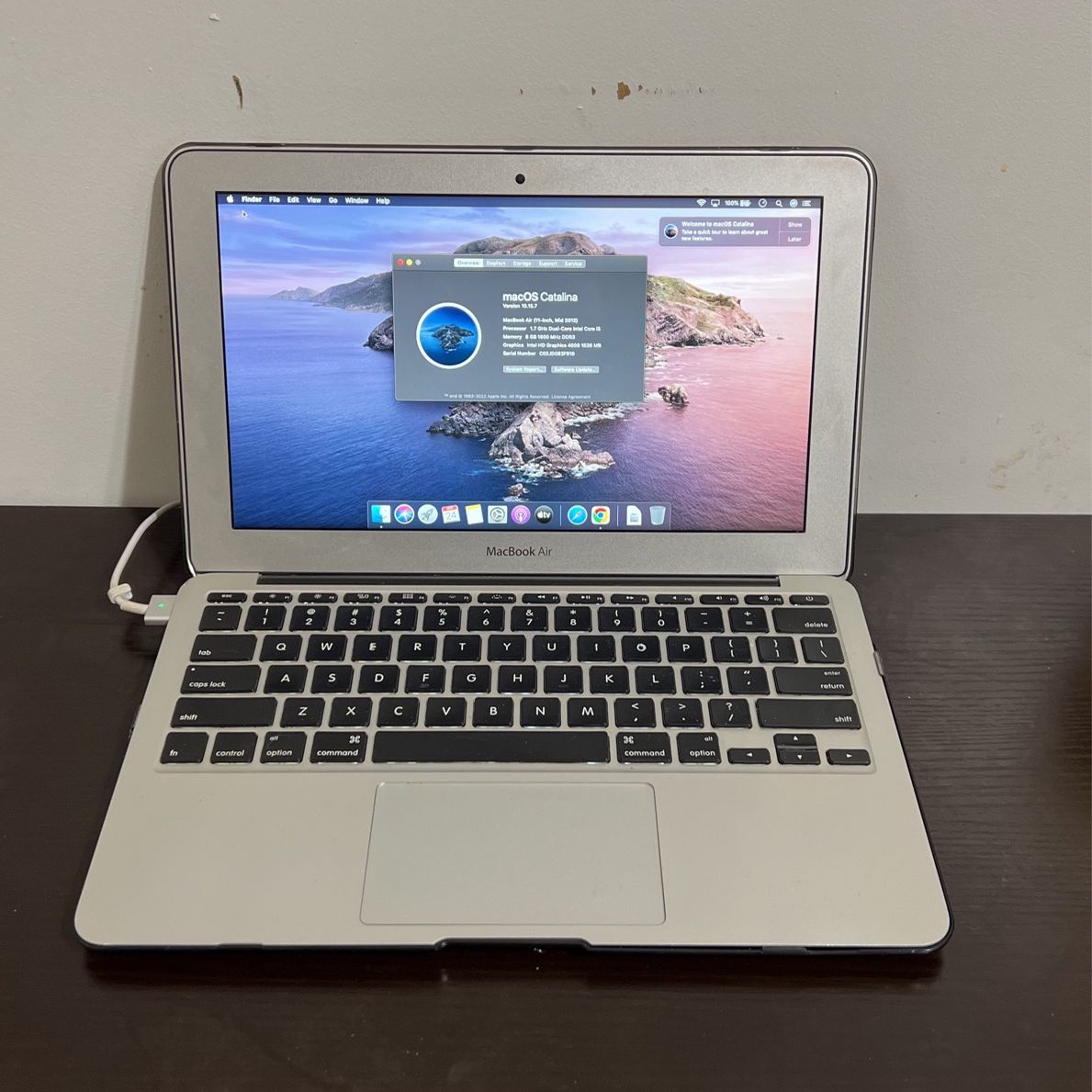 Macbook Air Laptop, 11 Inch, Mid 2012 - Works great!