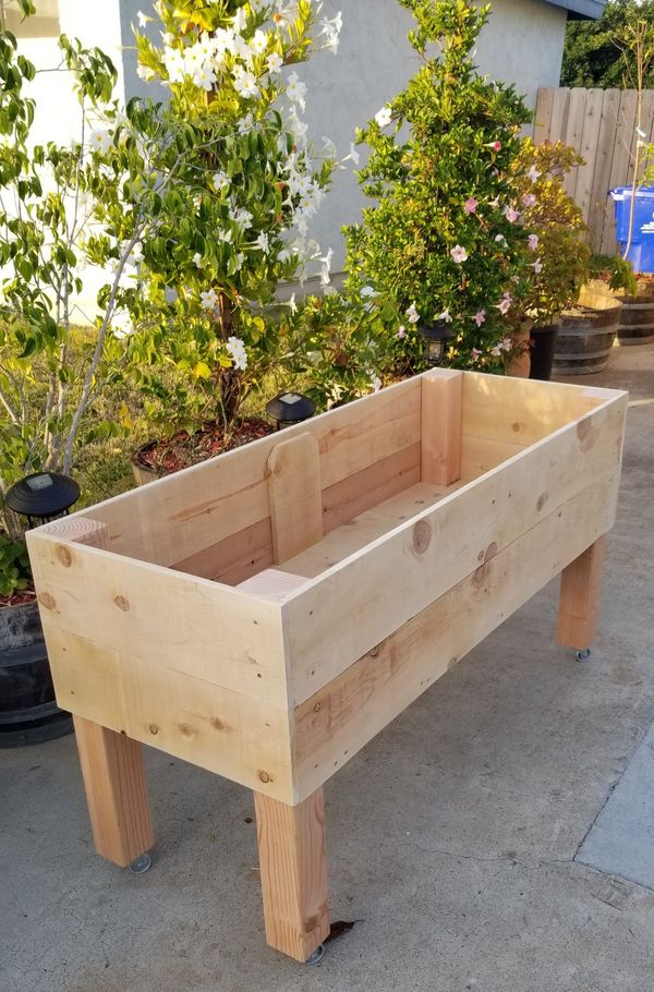 Cedar Planter Box w Wheels for Sale in San Diego, CA - OfferUp