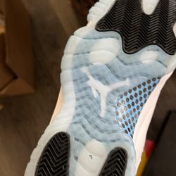 Jordan 11 Legend Blue 