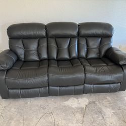 Theater Style Electric Recliner Couch
