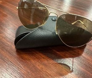 100% Authentic Ray Ban Sunglasses With Case