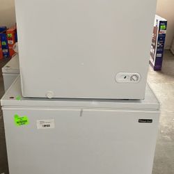 MAGIC CHEF HMCF5W4 5.0 cu. ft. Freezer