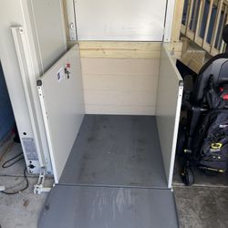 Wheel Chair Lift