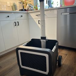 Collapsible Rolling Crate