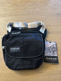 Overland Bayliss Crossbody Travel Organizer Bag NWT Black