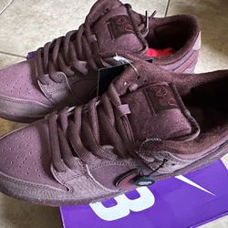 Nike SB Dunk Low  “City Of Love” Burgundy Crush