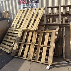 Wood pallets Free