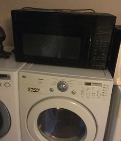 Black Kenmore microwave/ 30 day warranty