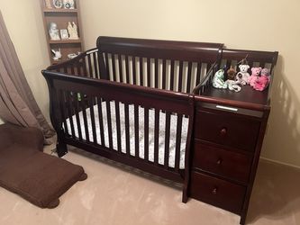 4 IN 1 CRIB AND CHANGING TABLE *** BEST OFFER