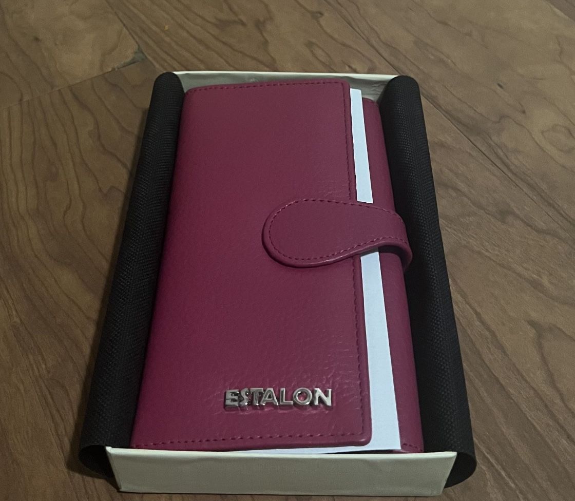 Estalon Raspberry Leather Wallet