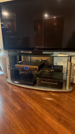 Modern Glass TV Stand / Entertainment Center